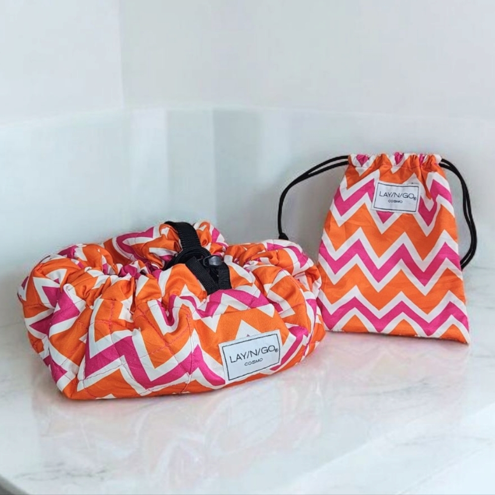 NWOT Lay-n-Go Cosmo Cosmetic Bag Set - Orange and Pink Chevron
